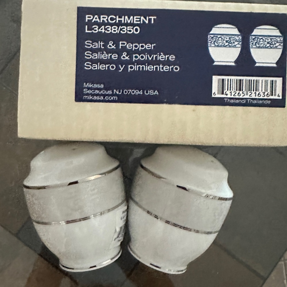 Mikasa Parchment White and Silver Shakers